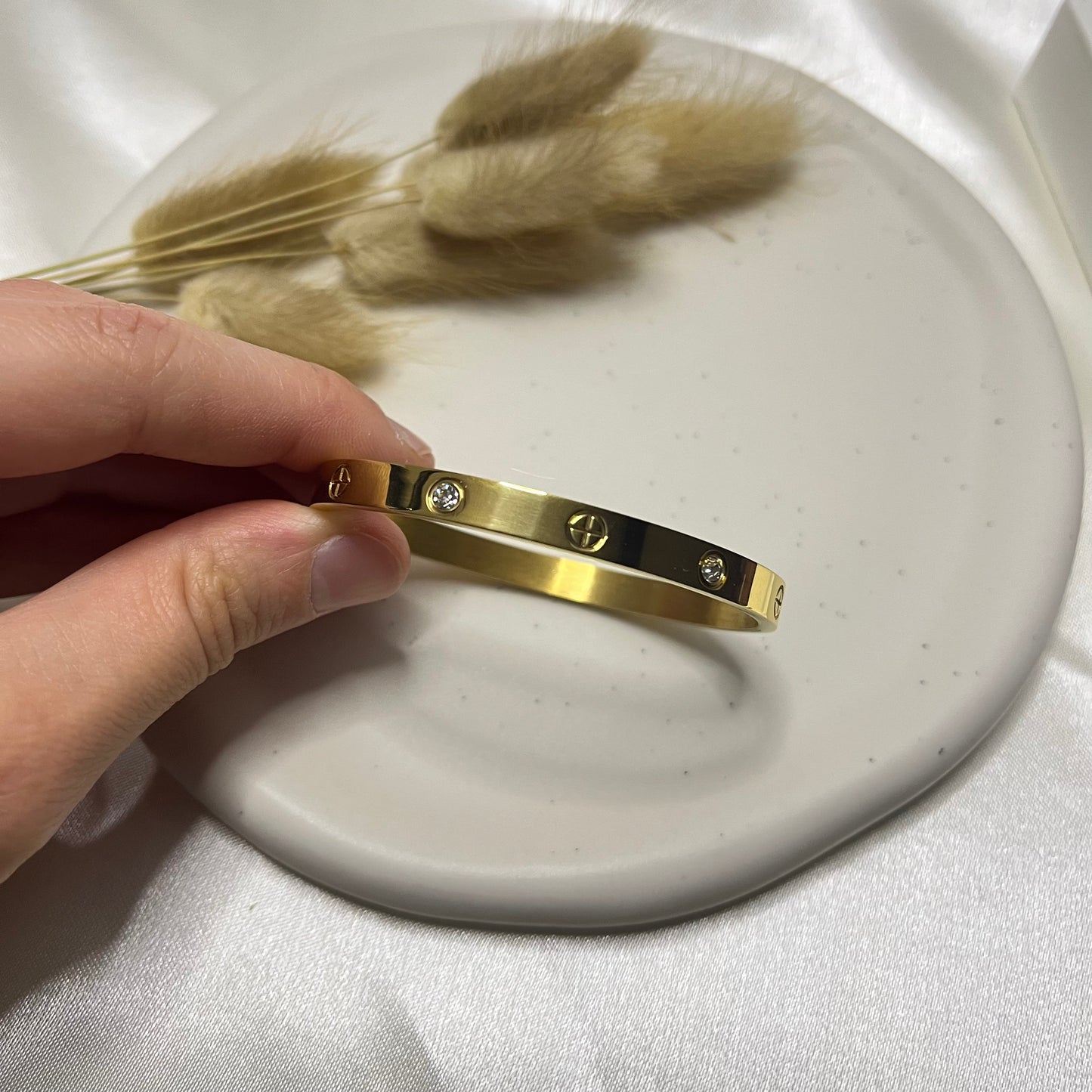 Nail Armband